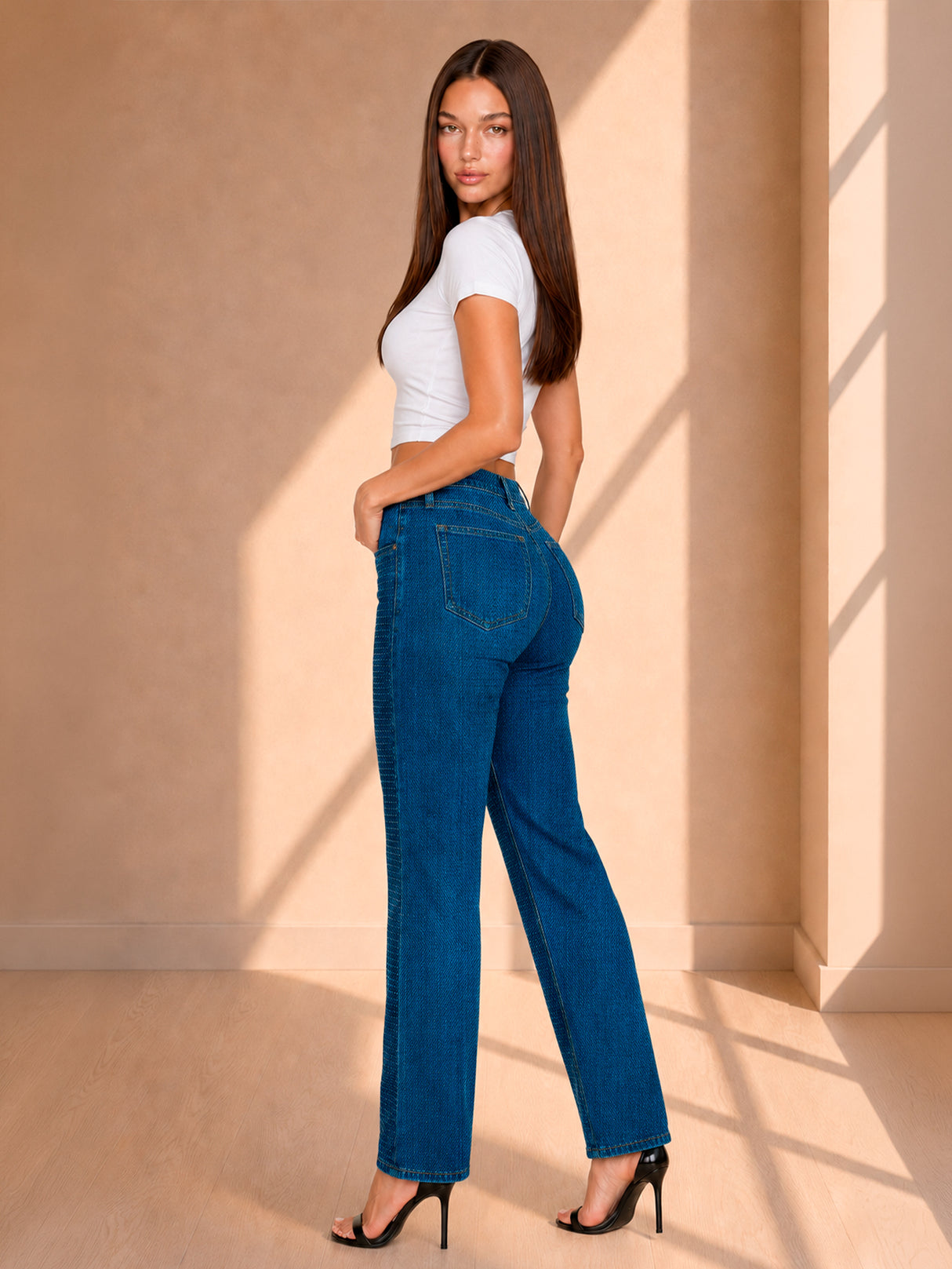 Jeans Mujer Con Pedrería Brillante Tiro Alto Corte Recto